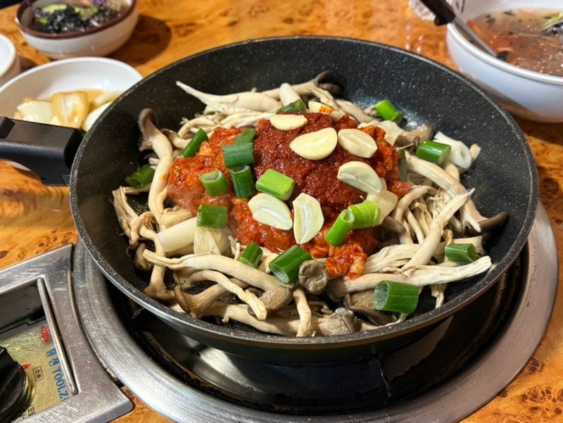버섯 주물럭 & 볶음밥 | 인스티즈