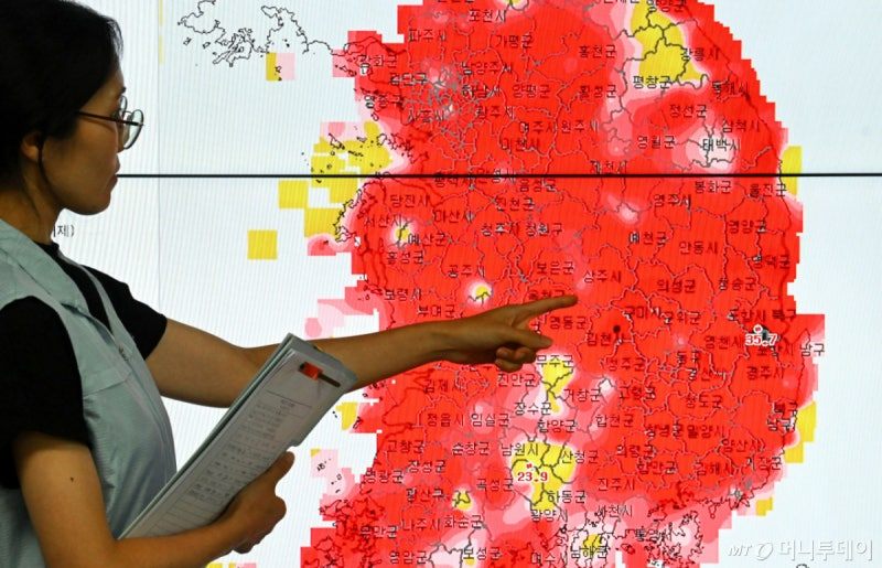 고기압 두겹 이불에 습도 덮쳤다…체감온도 36도 '사우나 폭염' | 인스티즈