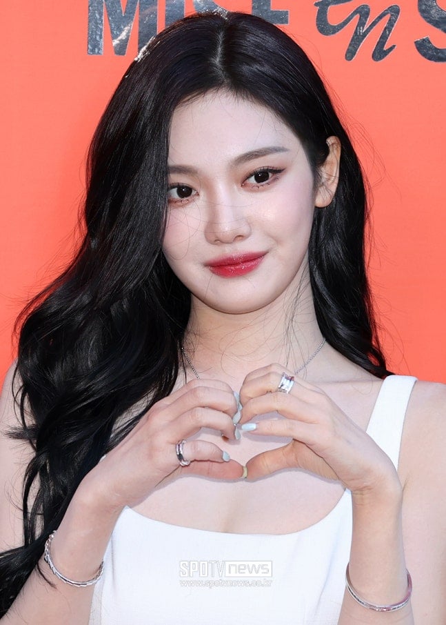 에스파 닝닝, 독거노인 지원사업 도왔다…2000만 원 기부 선행 | 인스티즈