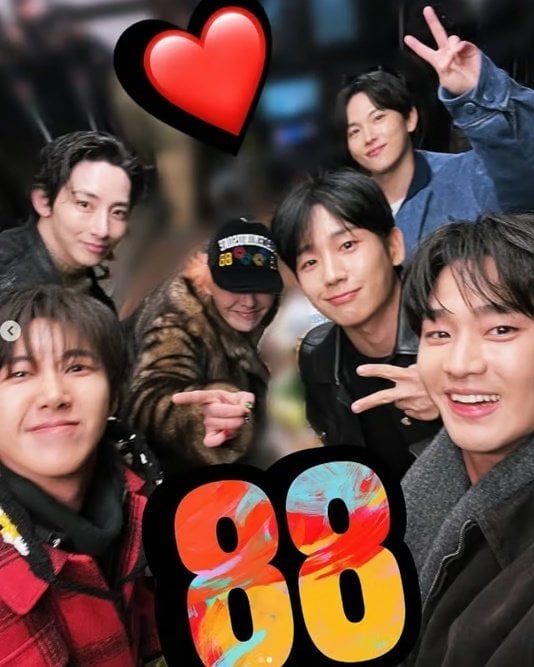 정해인, '전격 복귀' 김수현 지지…'88즈' 의리 [스타이슈] | 인스티즈