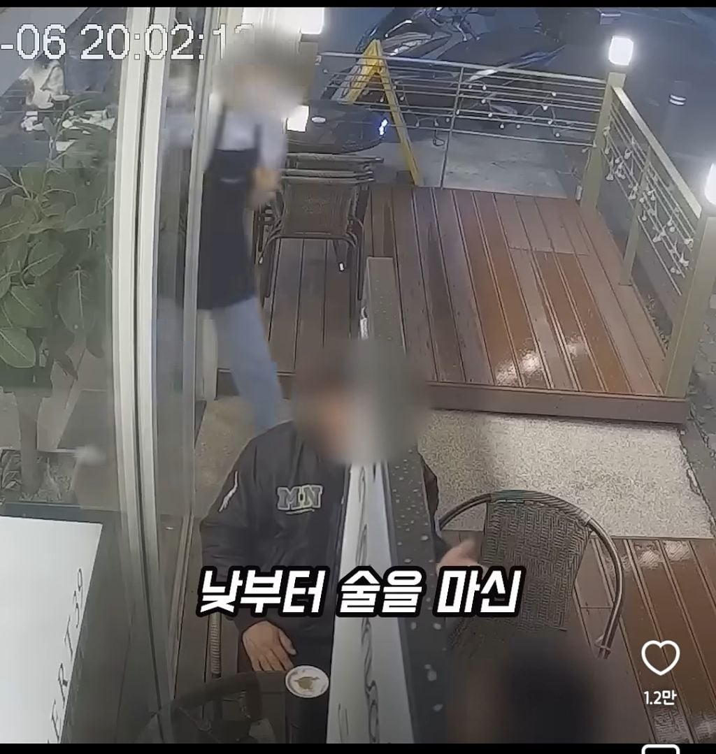 카페에서 금연이라했더니 커피 던지는 남성 손님들 | 인스티즈