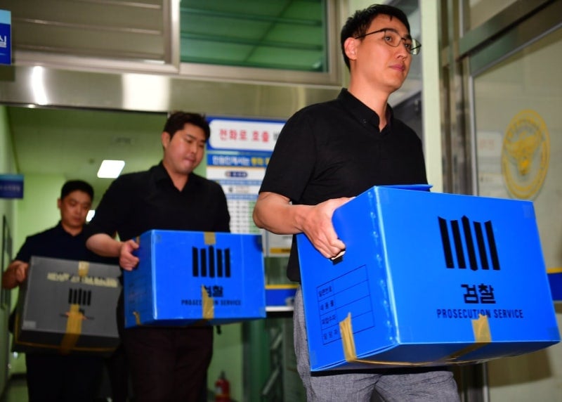 한다리 건너면 형님·동생… 장윤기 증거인멸 뒤엔 '향찰' | 인스티즈