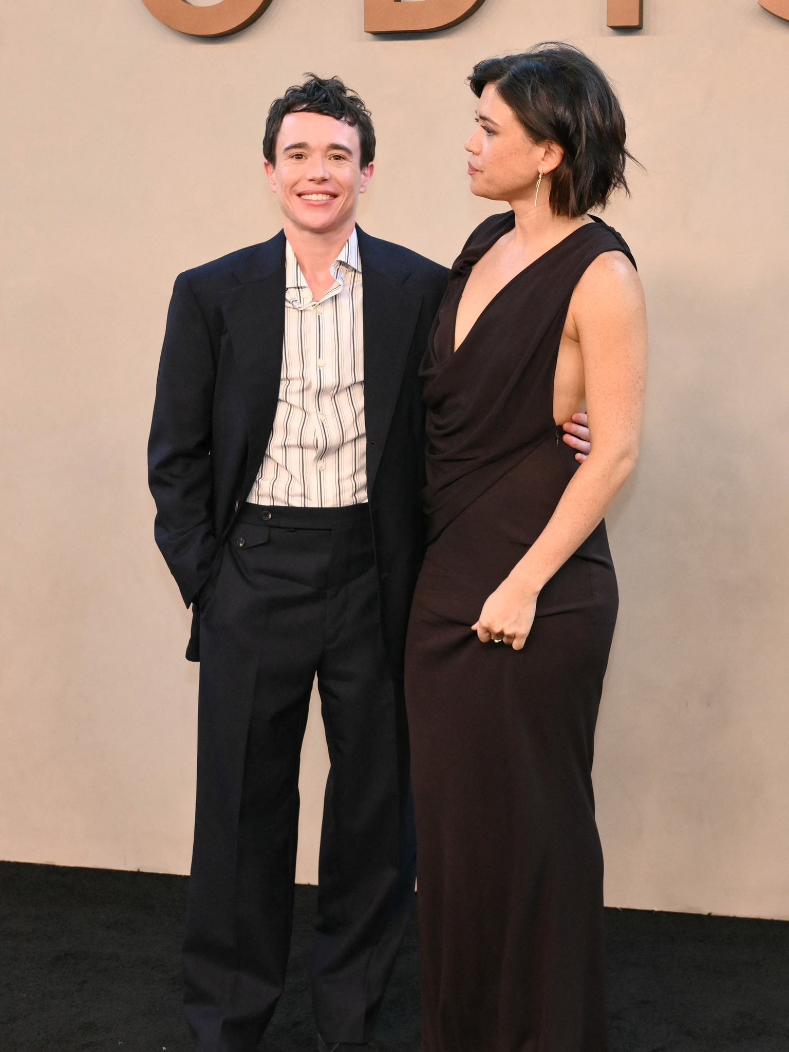 최근 영화 오디세이 레카 행사에서 엘리엇 페이지와 여자친구 | 인스티즈