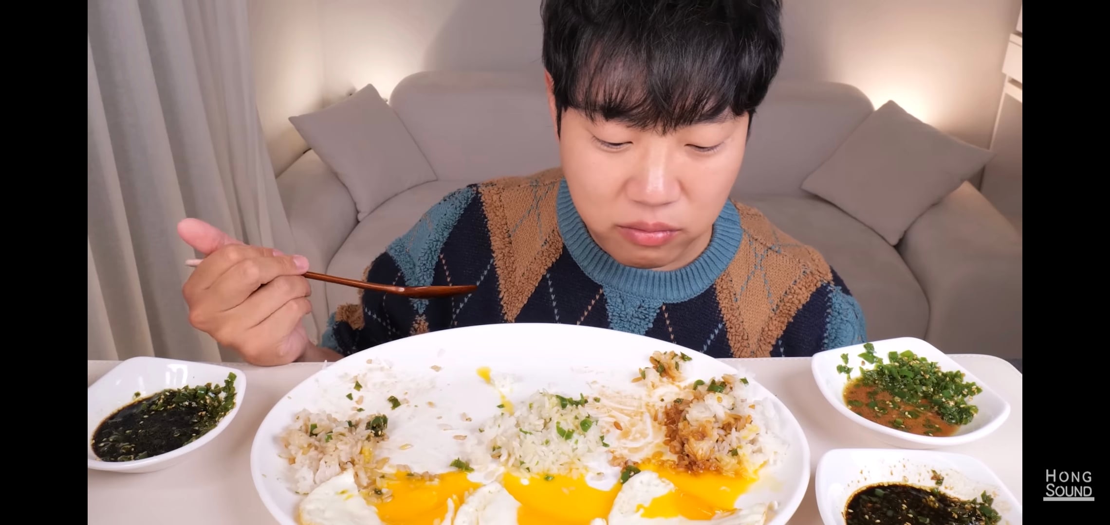 논란의 선재스님 11만원짜리 간장 먹어보고 충격받은 유튜버 반응.jpg | 인스티즈