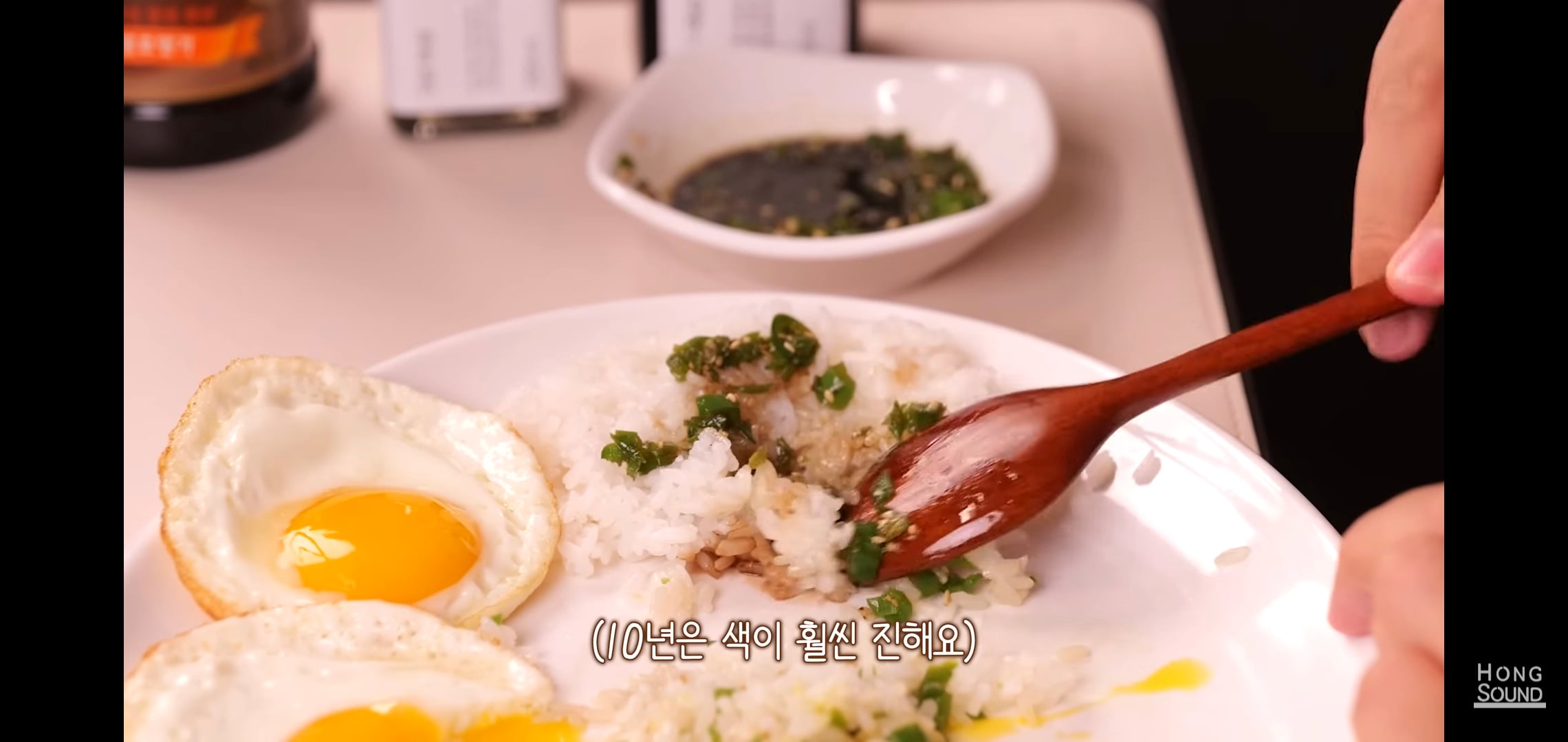 논란의 선재스님 11만원짜리 간장 먹어보고 충격받은 유튜버 반응.jpg | 인스티즈