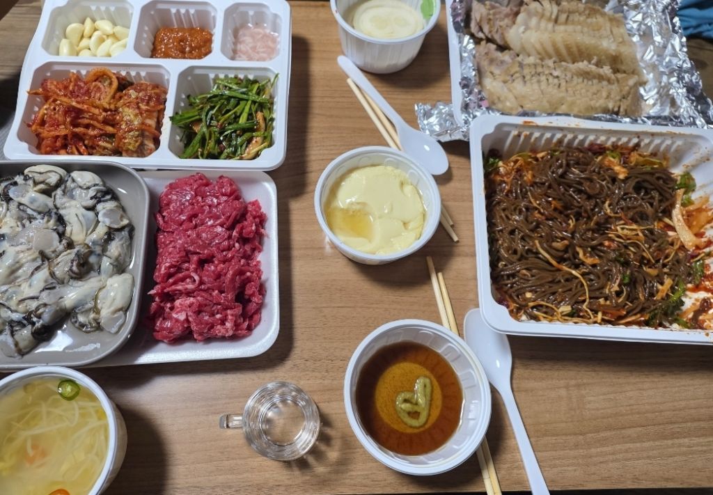 애매하게 남들보다 많이 먹는 대식가(?)는 돈이 개많이듬 차라리 먹방처럼 잘먹어야 하는데 | 인스티즈