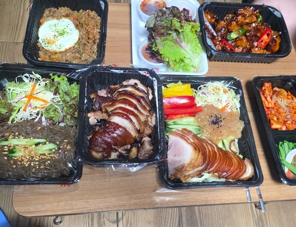 애매하게 남들보다 많이 먹는 대식가(?)는 돈이 개많이듬 차라리 먹방처럼 잘먹어야 하는데 | 인스티즈