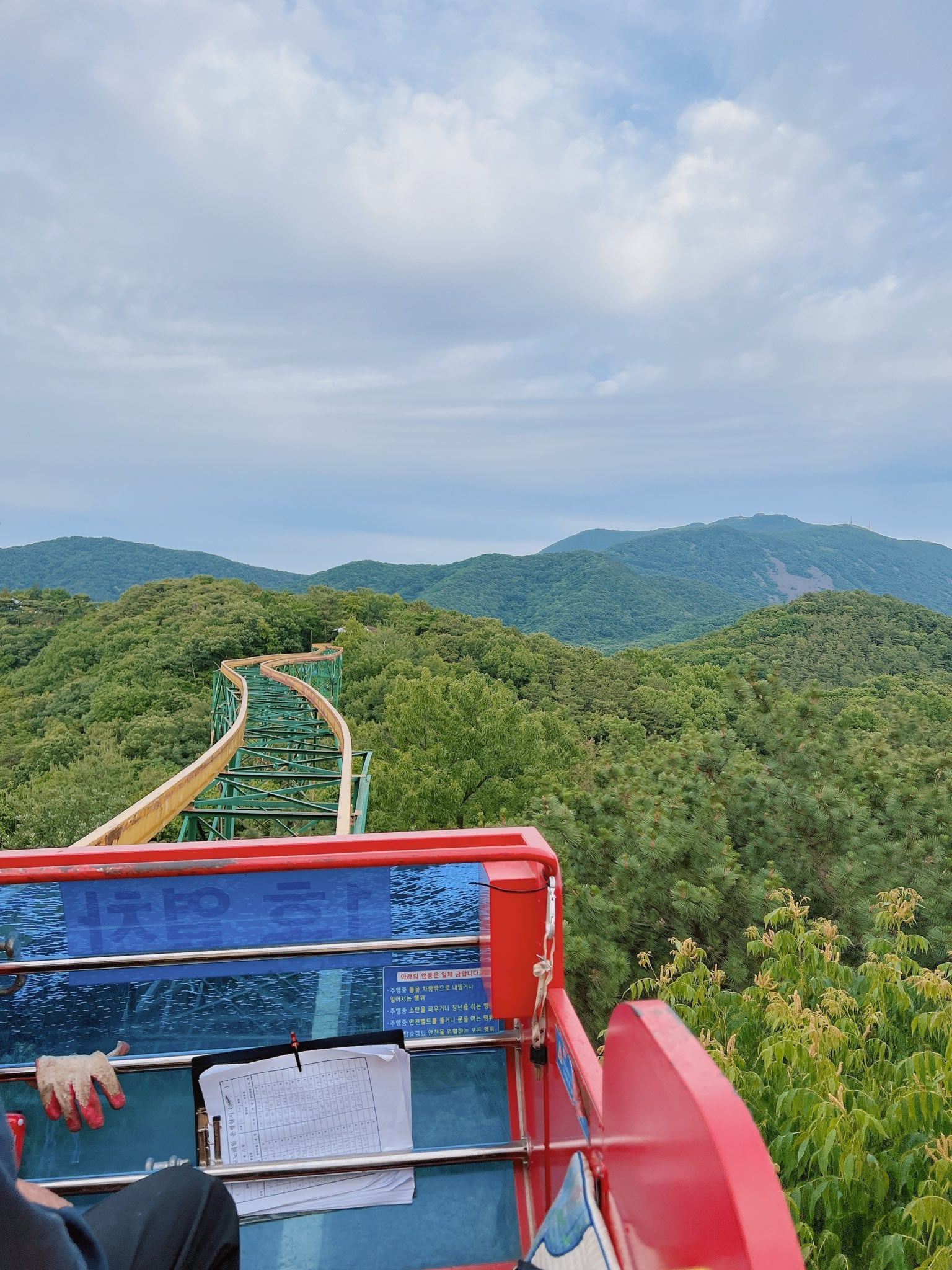 저 지산유원지 리프트 아직 운행합니다 저 모습 그대로.twt | 인스티즈