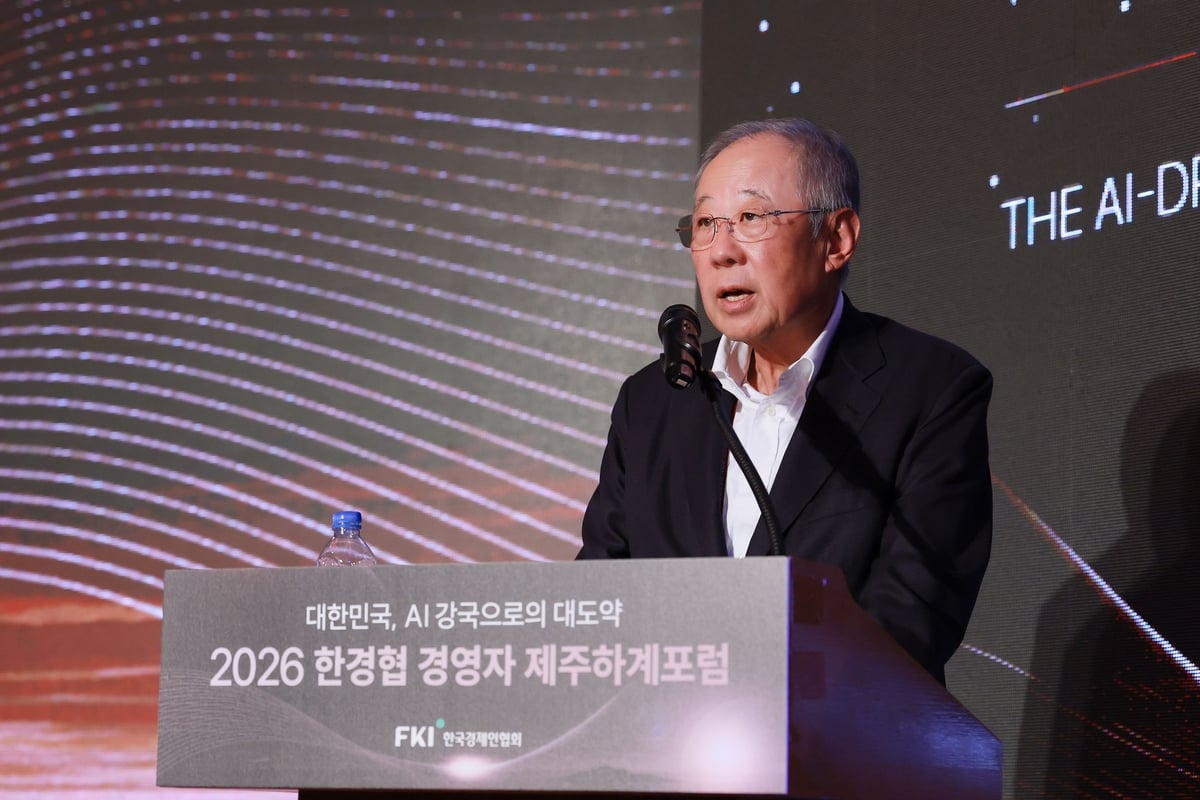 류진 한경협 회장 "하회마을에 엘리자베스 2세 여왕 동상...연내 세운다” | 인스티즈