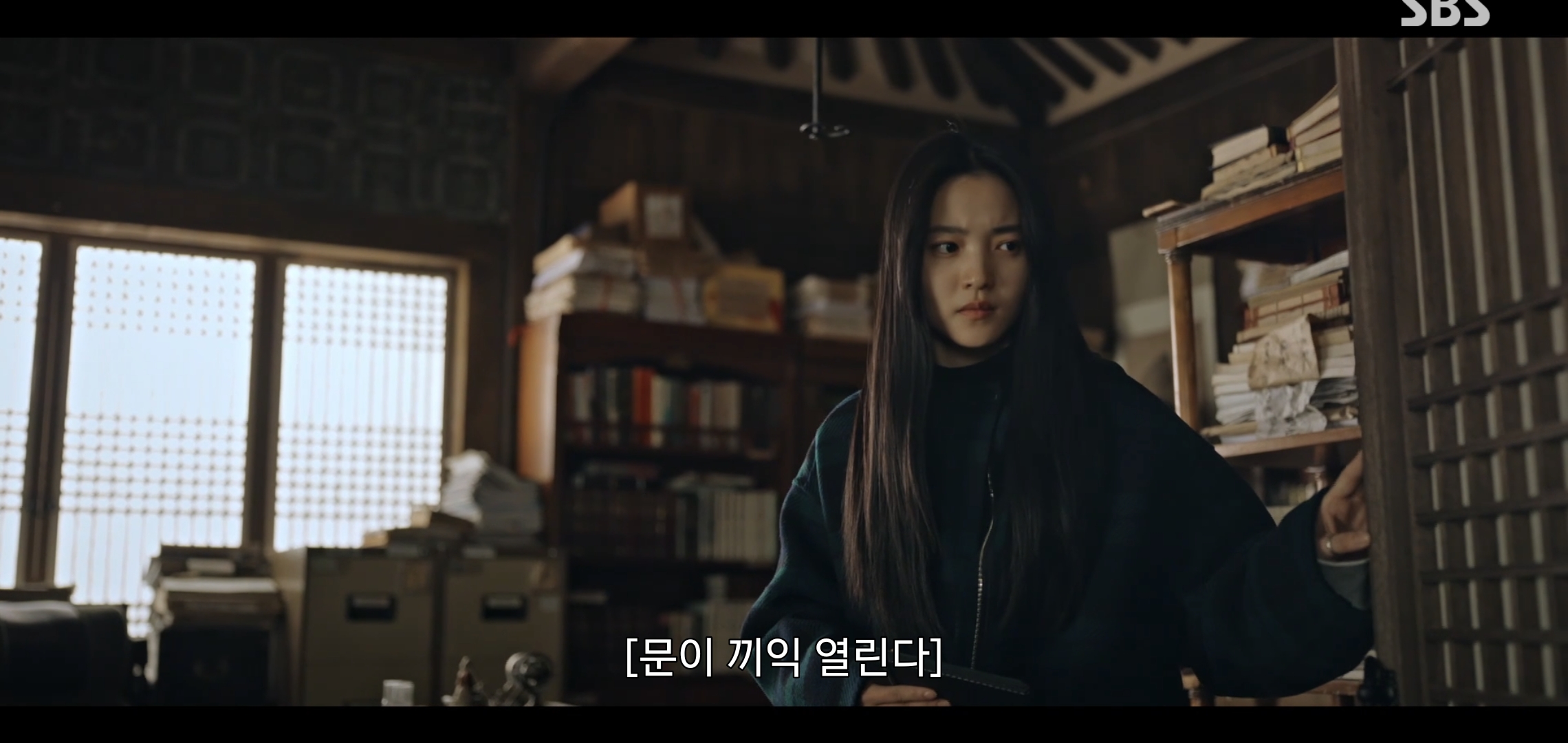 드라마 악귀에서 자꾸 웃긴 연기 잘 하는 오정세.gif | 인스티즈