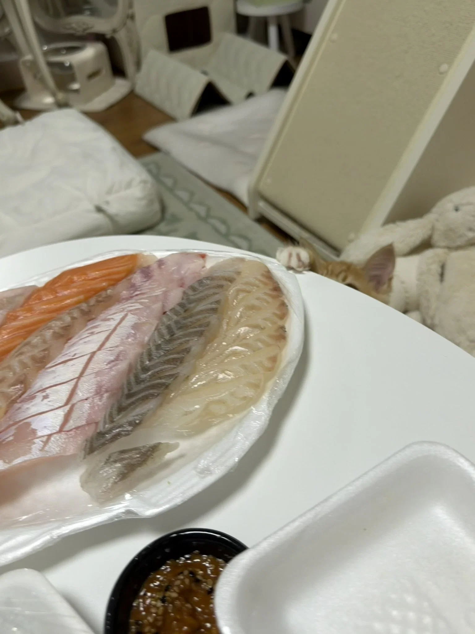 저러면 안 보이는줄 아나 봄ㅋㅋ 가시라고요;; | 인스티즈