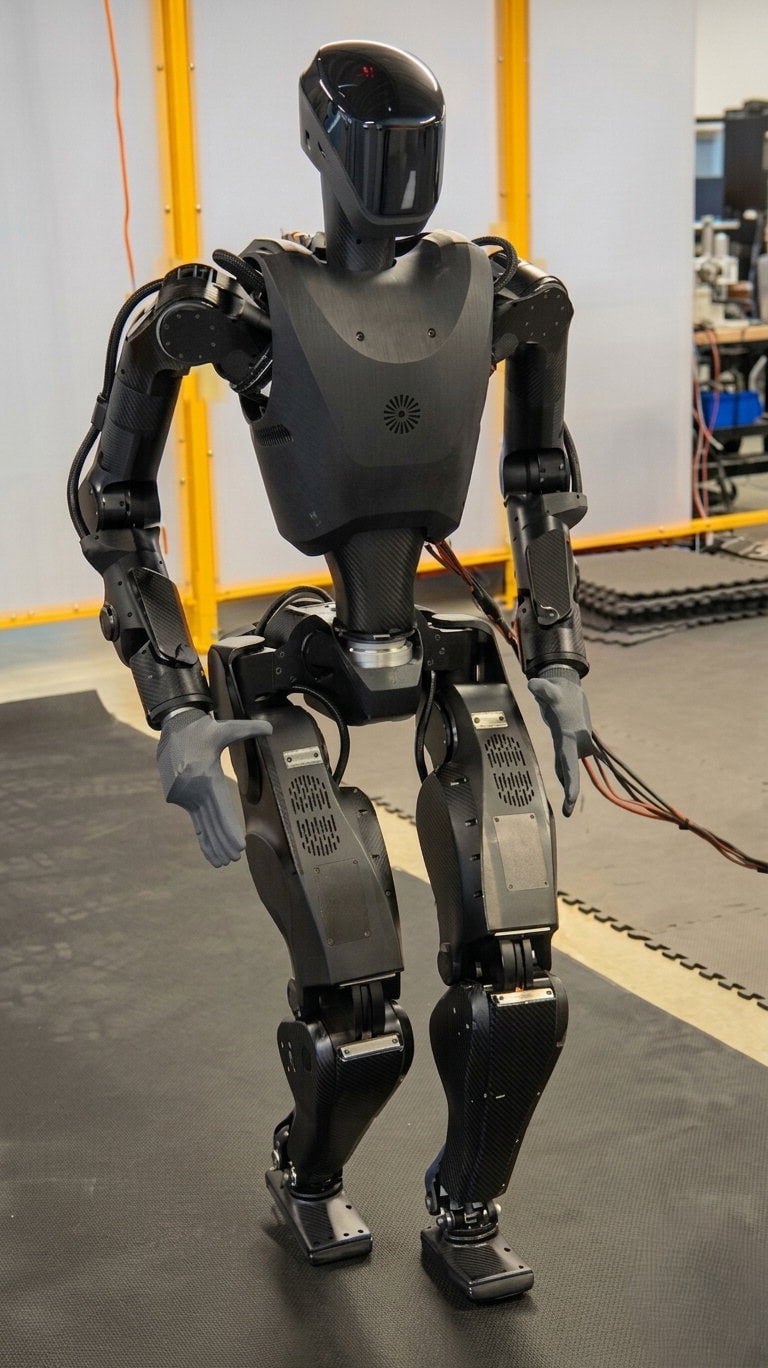 AI 작전참모 이어총 쏘는 '휴머노이드' 전쟁 투입됐다 | 인스티즈