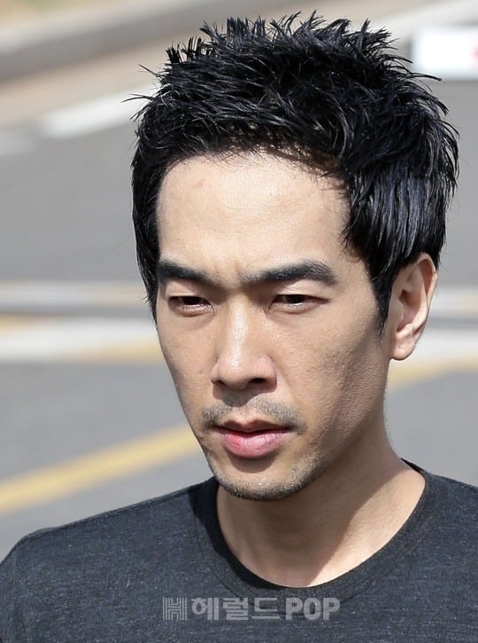 "별별 사람들이 다 활동”…'전자발찌 연예인 1호' 고영욱, 하루 새 방송가·동료 연쇄 저격 | 인스티즈