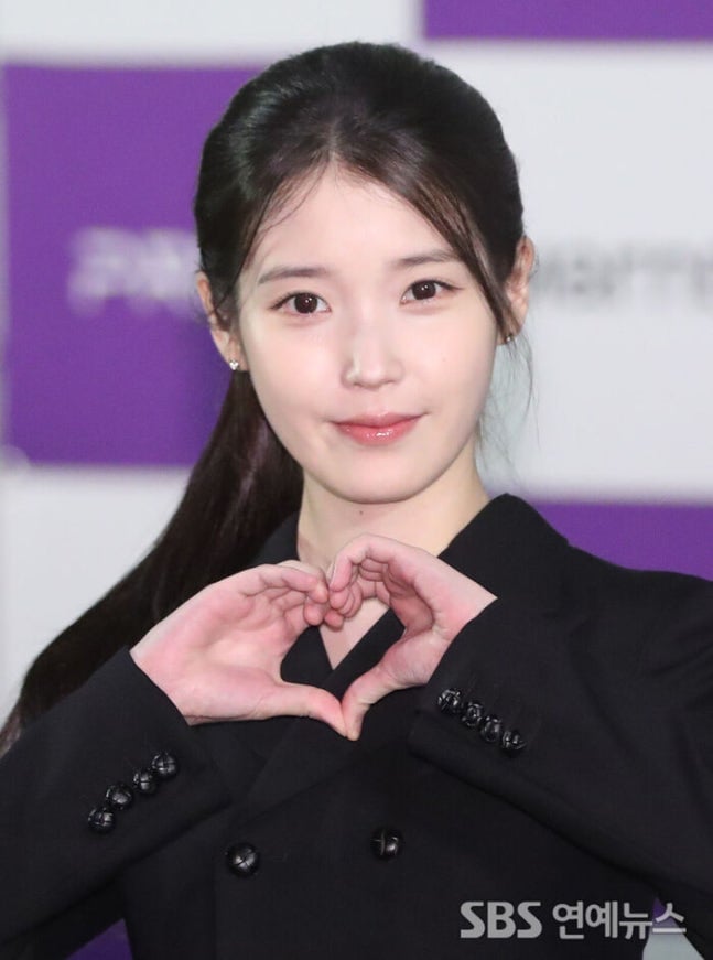 아이유, 정규 6집·고양 콘서트 연기…"고질적 이관개방증 악화, 모두에게 미안" | 인스티즈