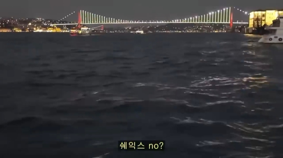 해외여행에서 현지 게이 형님의 플러팅을 전혀 못알아채다가 위기에 빠진 남자.twt | 인스티즈