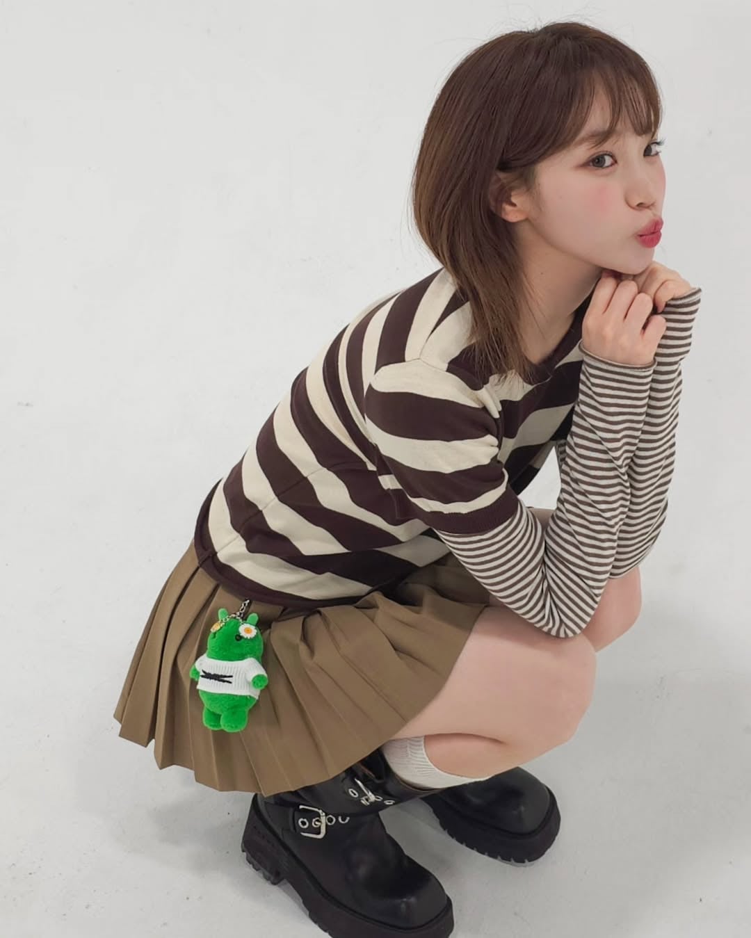 중단발 허쉬컷이 좋아 모아 본 르세라핌 채원 사진.jpg | 인스티즈