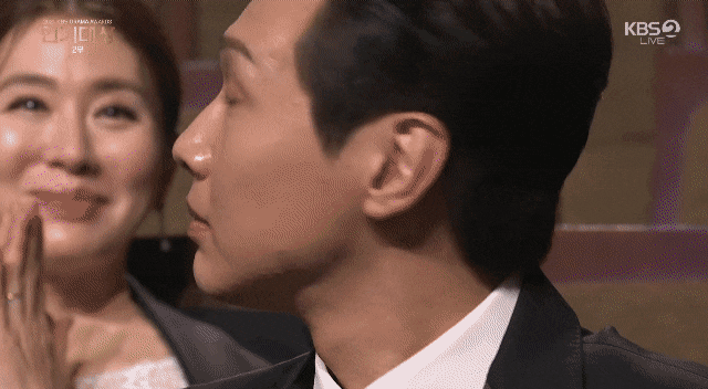 드라마 한편으로 그해 인기짱 먹은 남배우가 가요대상 신인상을 받은 스토리....txt | 인스티즈