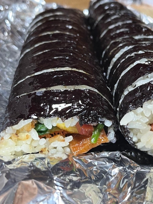 정갈하고 기계로 썬 김밥 안 좋아하는 달글 | 인스티즈