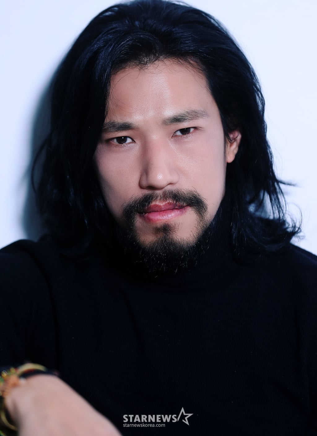 킬러들의 쇼핑몰에서 다각형 매력 보여주는 캐릭터(혹시 모를 스포O) | 인스티즈