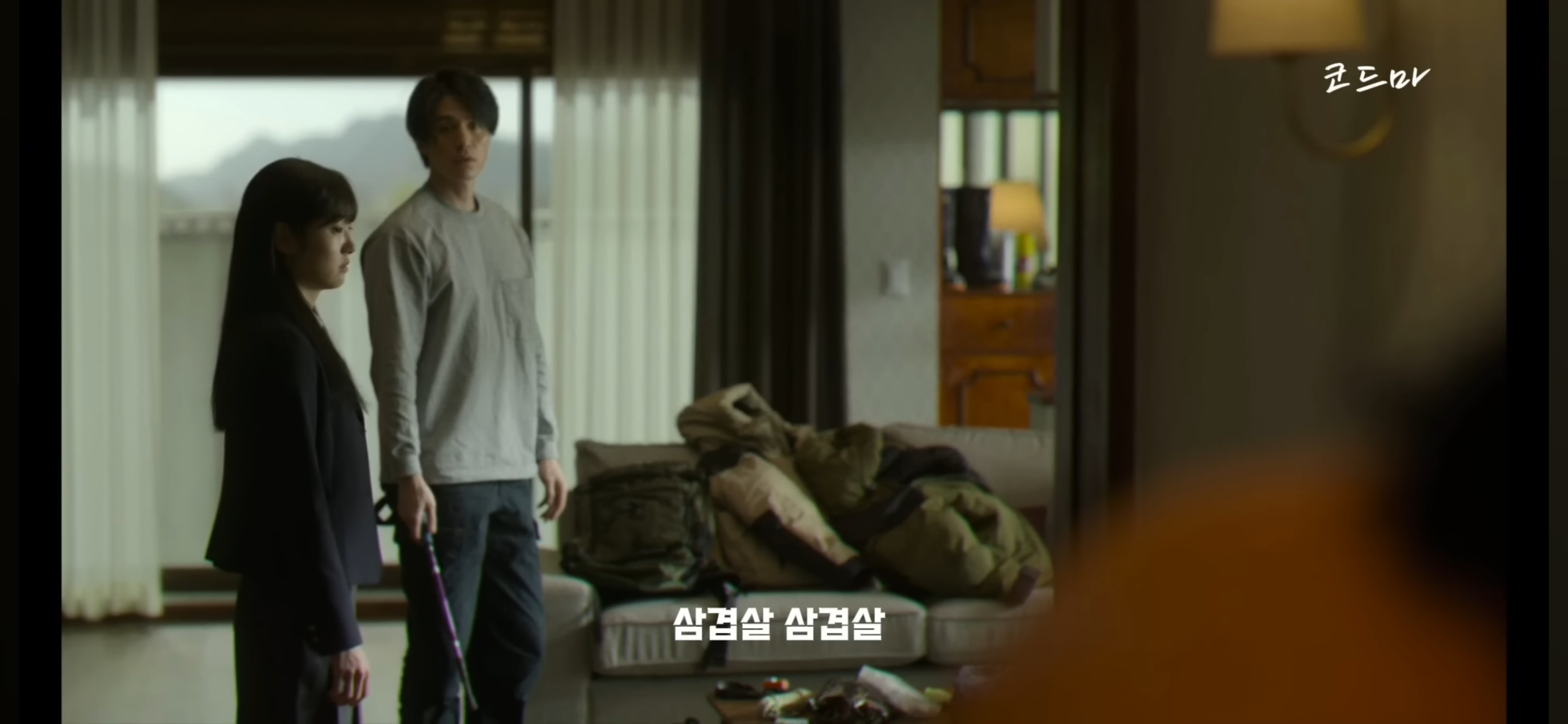 킬러들의 쇼핑몰에서 다각형 매력 보여주는 캐릭터(혹시 모를 스포O) | 인스티즈