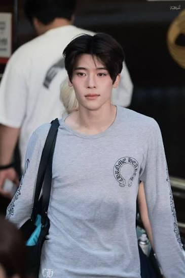남돌 사이에서 부는 크롬하츠 역병 .jpg | 인스티즈