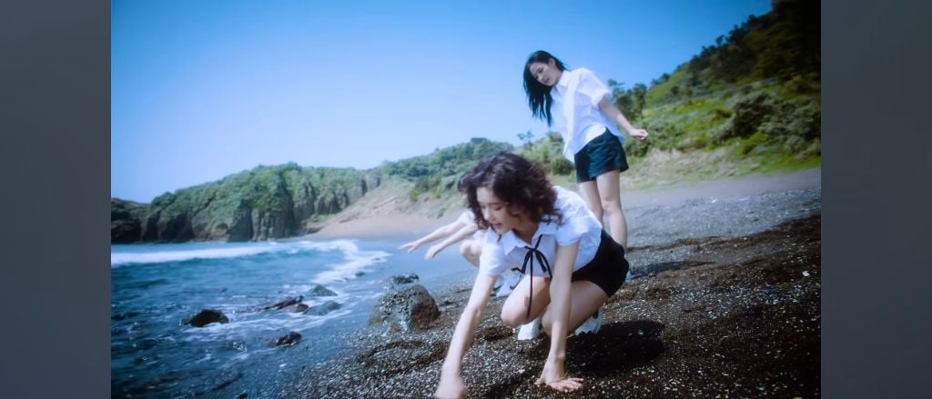 뉴진스 버블검 뮤직비디오랑 비슷하다고 말 나오는 신인걸그룹 | 인스티즈