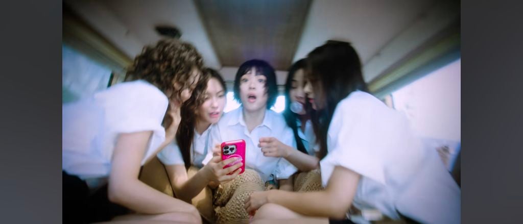 뉴진스 버블검 뮤직비디오랑 비슷하다고 말 나오는 신인걸그룹 | 인스티즈